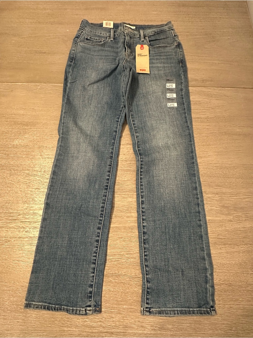 Levi's Women's Straight Leg Jeans in Faded Blue Wash